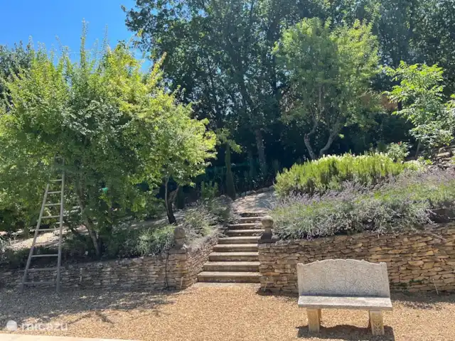 Location de Vacances France, Vaucluse, Roussillon, villa - Villa Rosalys Le jardin de la Villa Rosalys 3200 m2