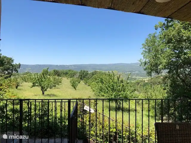Blick von der Terrasse auf den Mont Ventoux