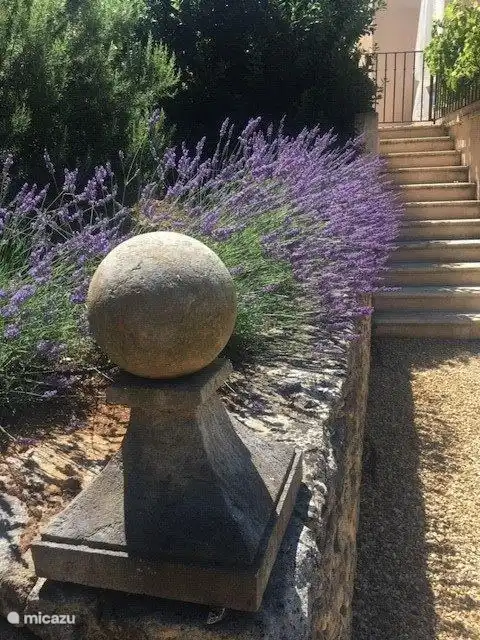 Der Garten der Villa Rosalys 3200 m2