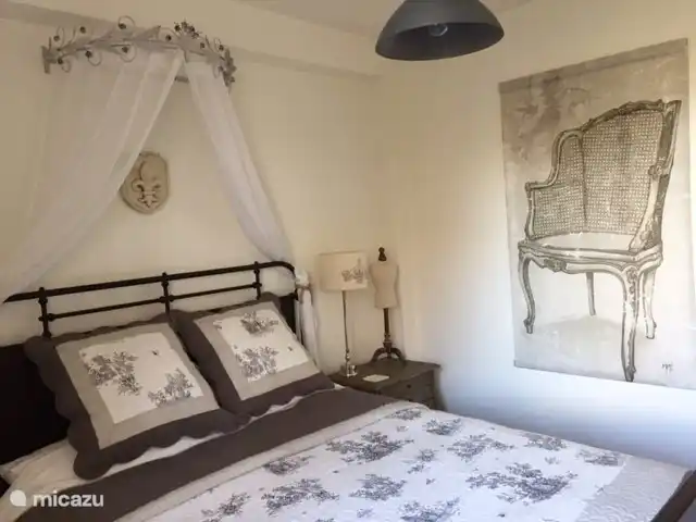 Schlafzimmer 1 mit Doppelbett 160 x 200 cm