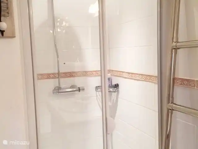 Location de Vacances France, Vaucluse, Roussillon, villa - Villa Rosalys La douche