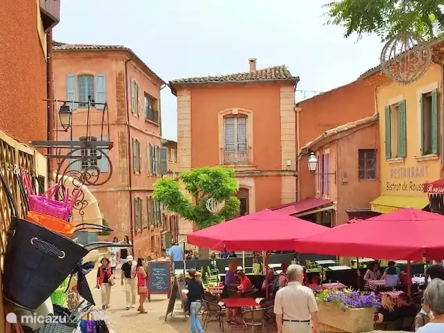 Location de Vacances France, Vaucluse, Roussillon, villa - Villa Rosalys Place de Marie dans 'notre' village Roussillon