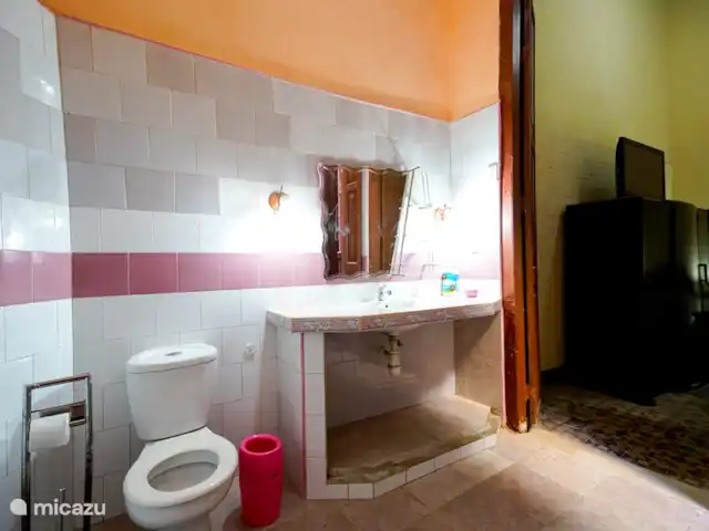 Location de Vacances Cuba, Occidental, La Havane, maison de ville - Casa La Havane - casa Guantanamera Salle de bain avec lavabo