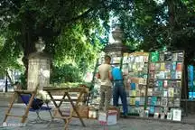 Plaza de Armas, everything for sale on the revolution of Fidel and Ché