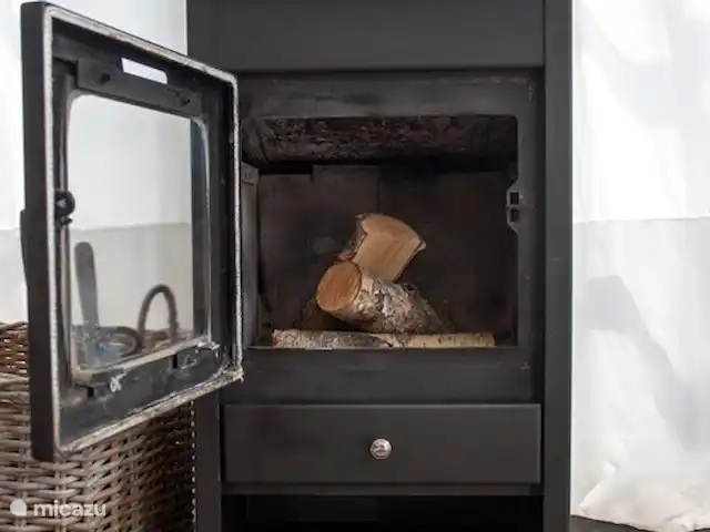 Wellness Lodge Ruigenhoek, Noordwijk | Pays-Bas, Hollande méridionale, Noordwijk - maison de vacances Le salon dispose d'un poêle à bois.