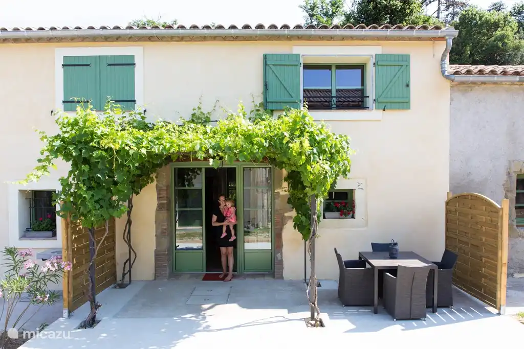 Vacation Rentals In Montreal Aude France Micazu