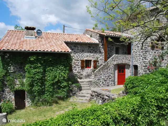 el rancho en Francia, Ardecha, Darbres - casa vacacional Amplias terrazas orientadas al sur.