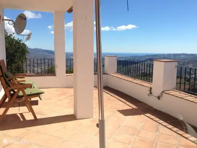 Villa Pampa + belle piscine privée | Espagne, Costa del Sol, Comares - villa Terrasse sur le toit avec de belles vues vers la mer Méditerranée.