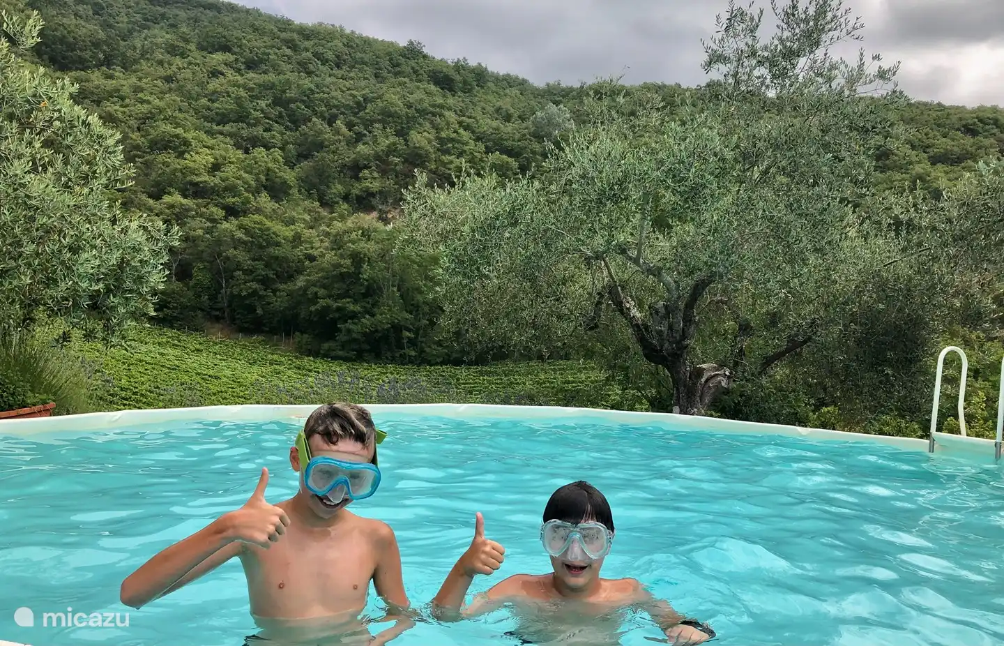 Spaß im privaten Pool. .