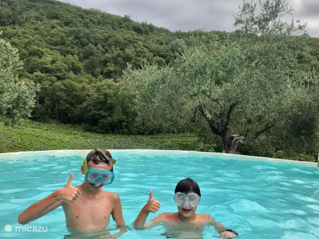 Valpiana | Italie, Toscane, Rufina - villa Amusez-vous dans la piscine privée. .