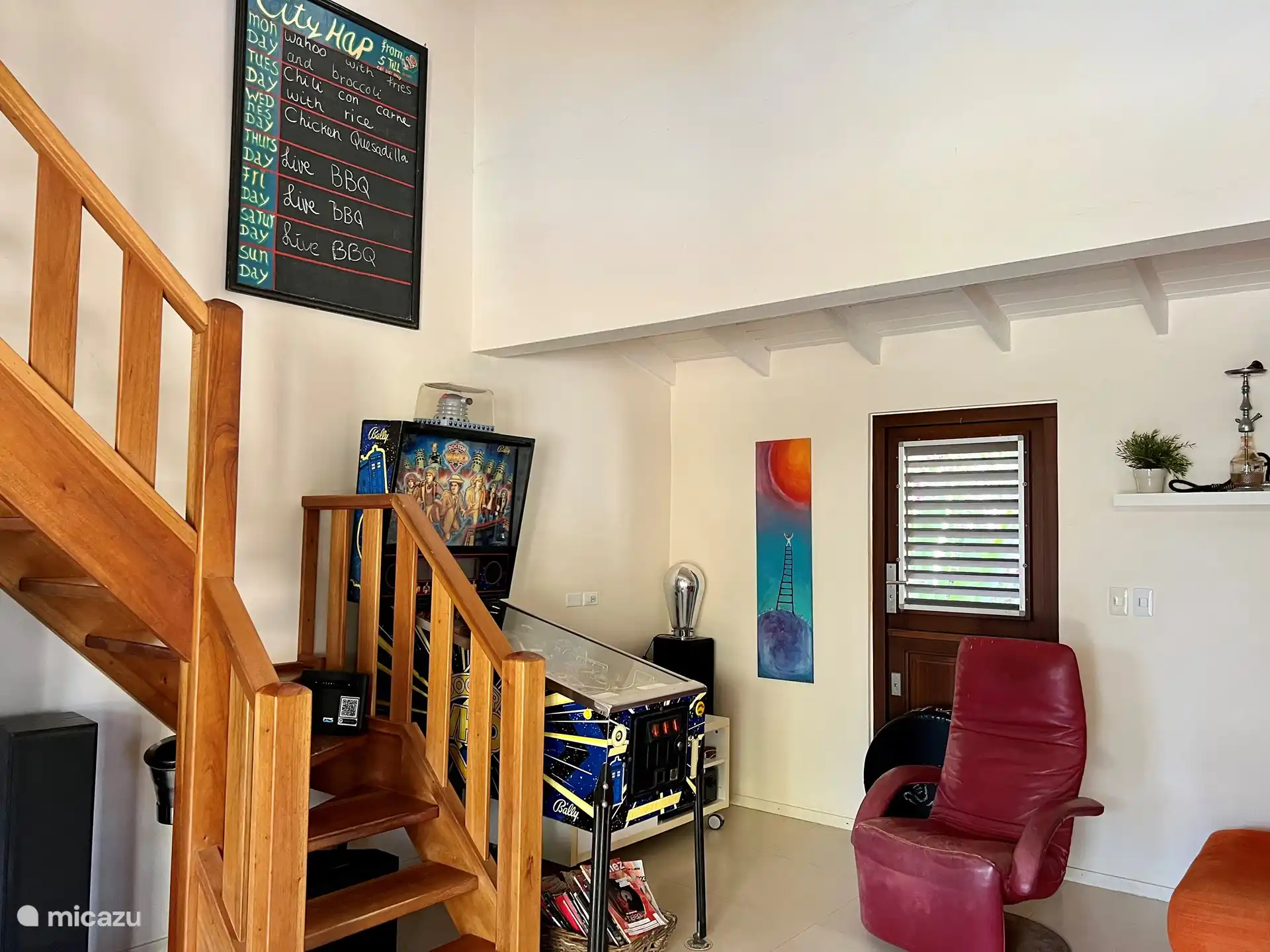 Salon (flipper uniquement comme décor)