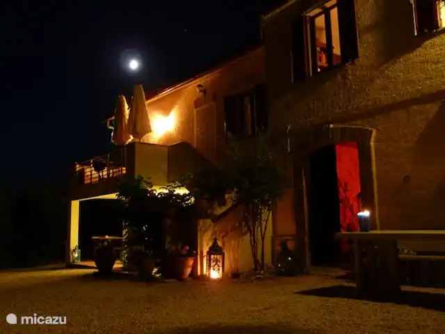 Location de Vacances Italie, Marche, San Vito sul Cesano, villa - Marches Villa.San.Vitale Sopra 4 p Villa San Vitale par une chaude soirée d'été
