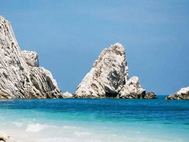 Location de Vacances Italie, Marche, San Vito sul Cesano, villa - Marches Villa.San.Vitale Sopra 4 p Des rochers spectaculaires dans la mer Adriatique