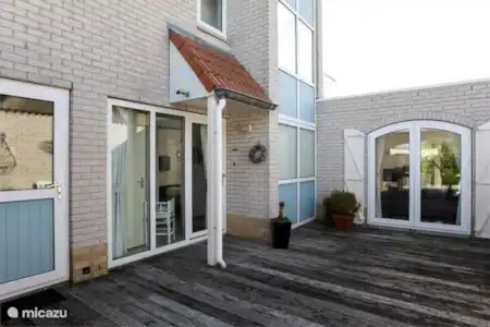 Vakantiehuis Nederland, Zuid-Holland, Hellevoetsluis bungalow Wiels Huis entree van de woning