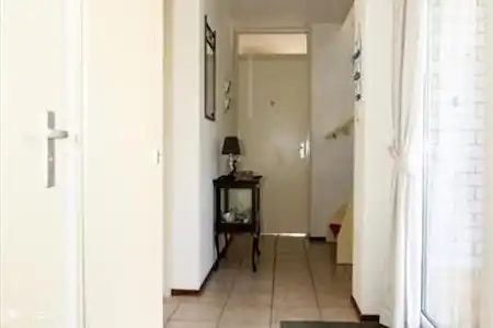 Vakantiehuis Nederland, Zuid-Holland, Hellevoetsluis bungalow Wiels Huis hal