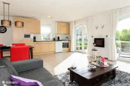 Vakantiehuis Nederland, Zuid-Holland, Hellevoetsluis bungalow Wiels Huis keuken