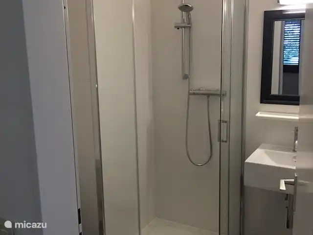 appartement huren in Duitsland, Sauerland, Niedersfeld - Winterberg – Luxe app. met sauna, Heerlykhuys A De (nieuwe) douche.