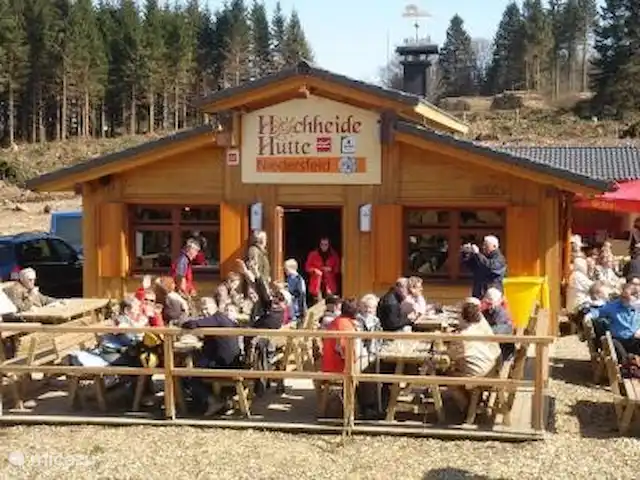 appartement huren in Duitsland, Sauerland, Niedersfeld - Winterberg – Luxe app. met sauna, Heerlykhuys A Hochheide Huette in Winterberg-Niedersfeld. Hier vandaan kun je prachtig wandelen (en 's-winters langlaufen).