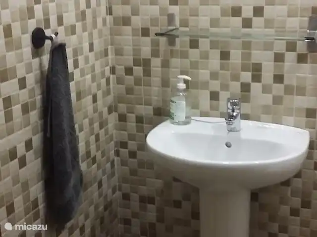 villa huren in Spanje, Costa de la Luz, El Rompido – Casa Cristobal toilet in de gang