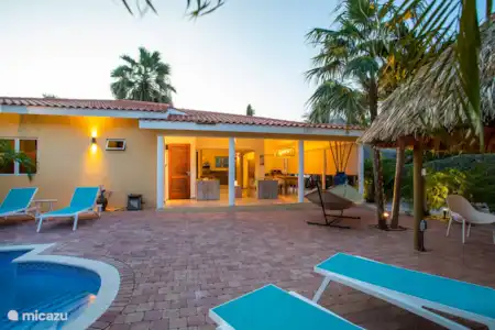 Vacation rental Curaçao, Banda Ariba (East), Jan Thiel villa Villa Dushi Fleur