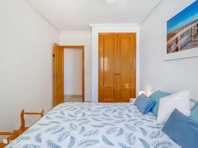 La Mata Viñamar 7 vista frontal al mar en España, Costa Blanca, La Mata - apartamento Un espacioso armario empotrado.