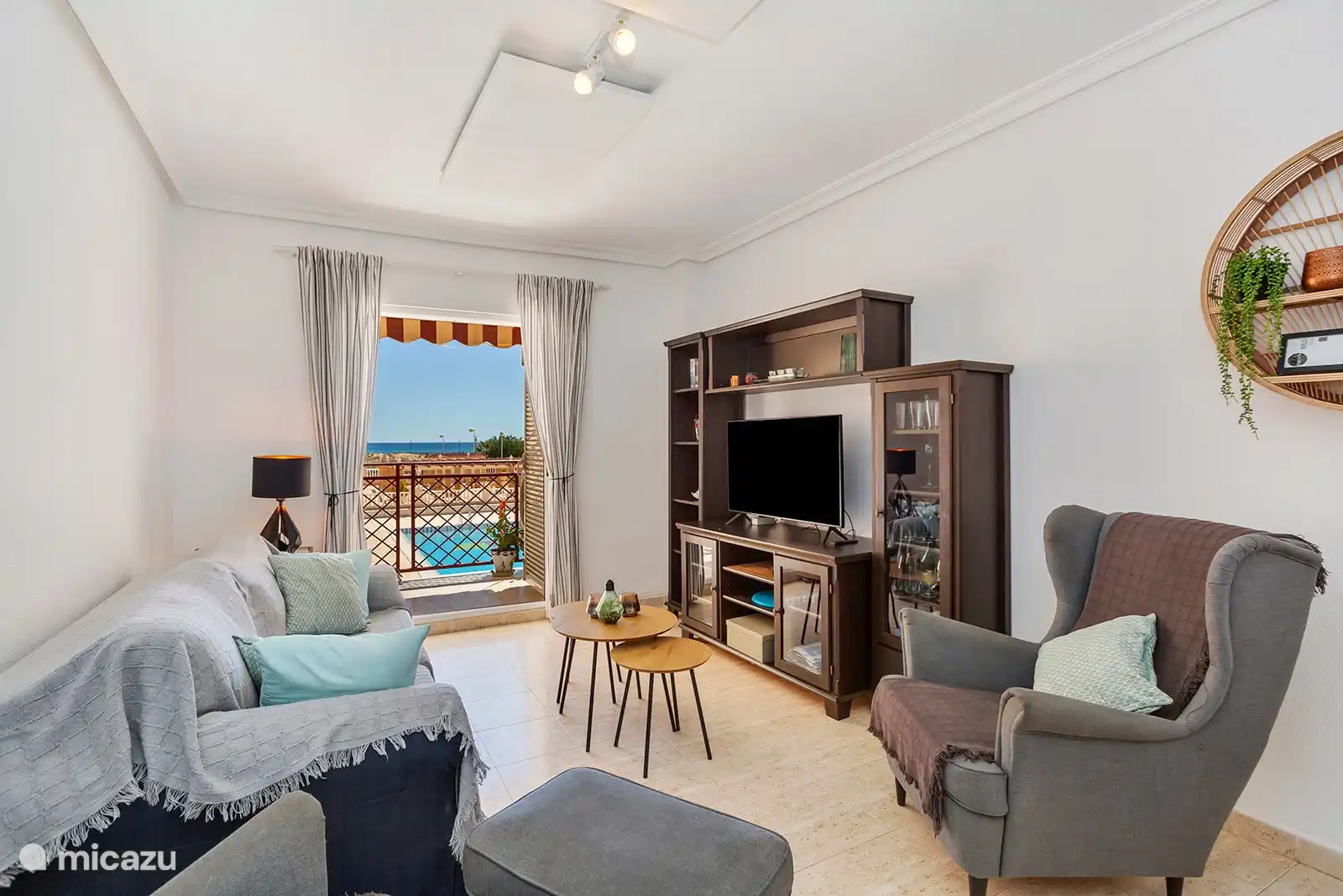 Nice living space with direct access to the terrace