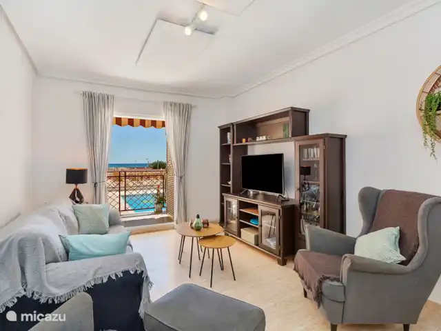 La Mata Viñamar 7 vista frontal al mar en España, Costa Blanca, La Mata - apartamento Bonito salón con acceso directo a la terraza.