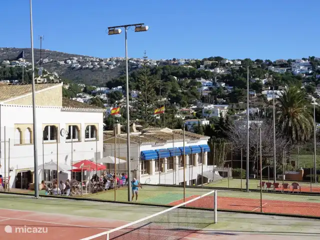 Casa Luz | Espagne, Costa Blanca, Moraira - appartement Un parc de tennis, des courts de padel, un minigolf et une aire de jeux sont accessibles à pied.
Et le restaurant
.