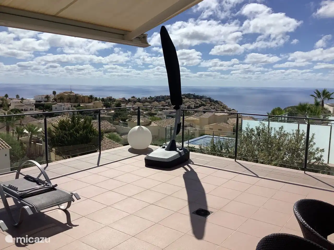 Auch mit einem schönen großen Sonnenschirm