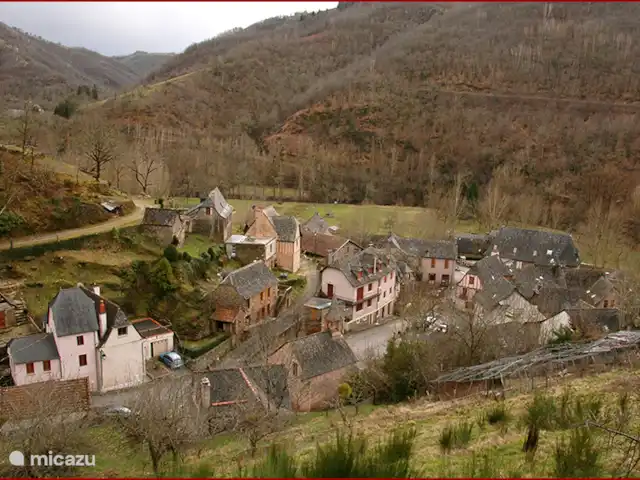 Gîte de la Roque | France, Aveyron, Conques - ferme Grand Vabre, le village auquel nous appartenons