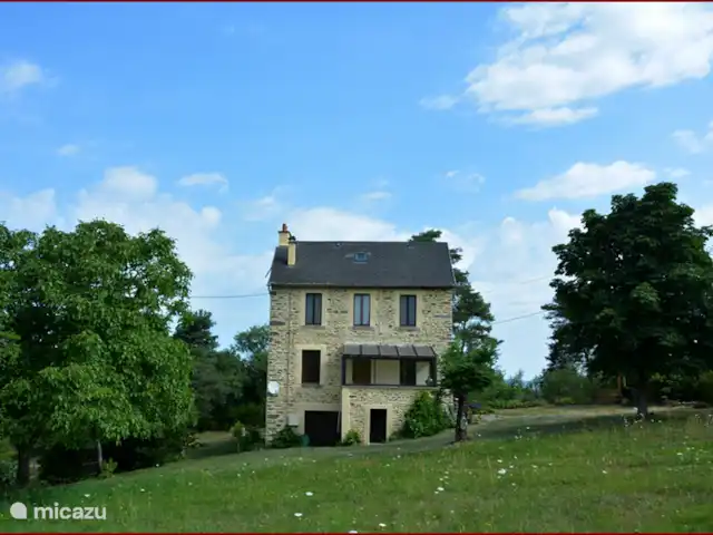 Gîte de la Roque | France, Aveyron, Conques - ferme Une mer d'espace pour jouer.