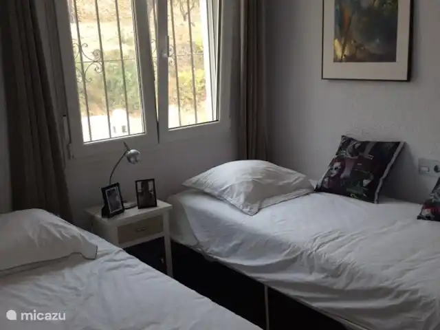 Villa Emma, Benitatchell, Moraira | Espagne, Costa Blanca, Benitachell - villa La chambre à l'étage avec 2 lits simples.