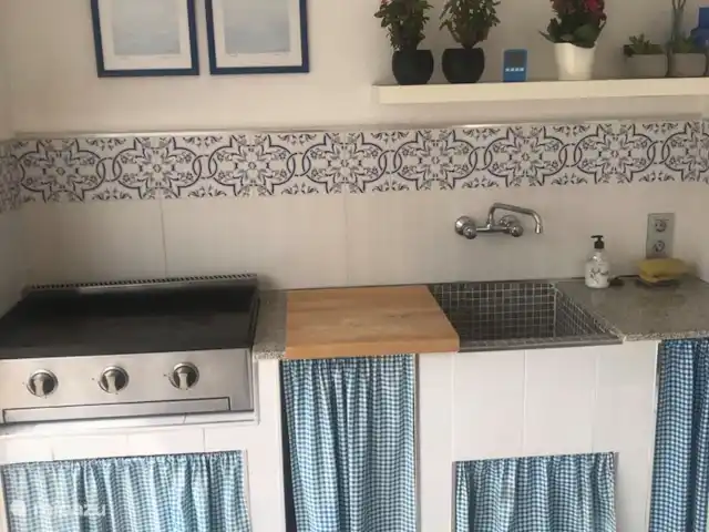 Villa Emma, Benitatchell, Moraira | Espagne, Costa Blanca, Benitachell - villa La cuisine extérieure. A laissé la plaque de cuisson.