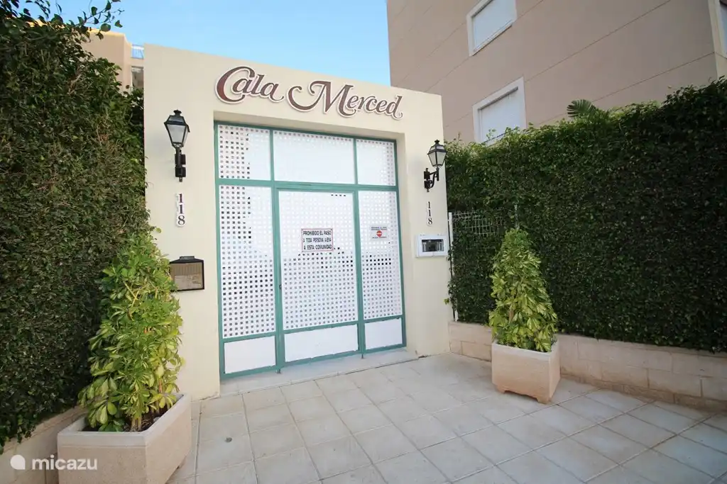 Eingang des Komplexes