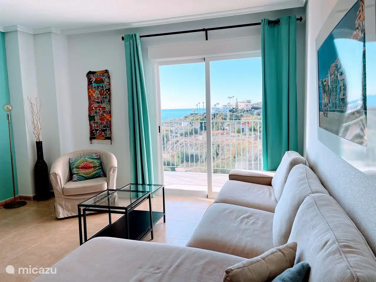 Wohnzimmer mit Meerblick von der Couch!