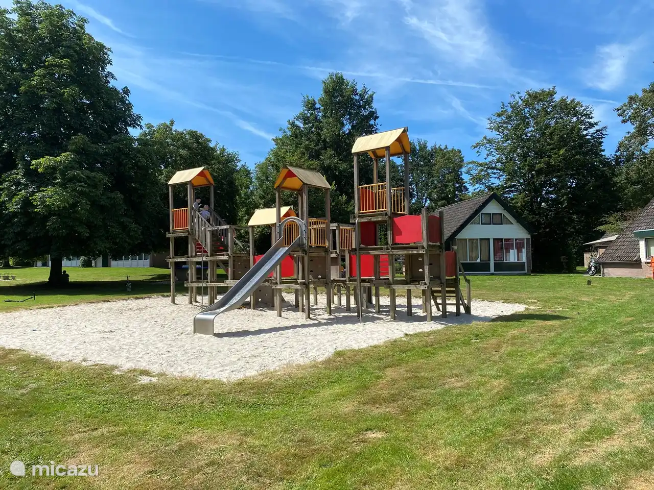 Speeltuin 10 mtr vanaf het huisje