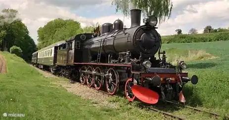 Miljoenenlijn. De stoomtrein vertrekt vanaf station Simpelveld achter onze vakantiewoning