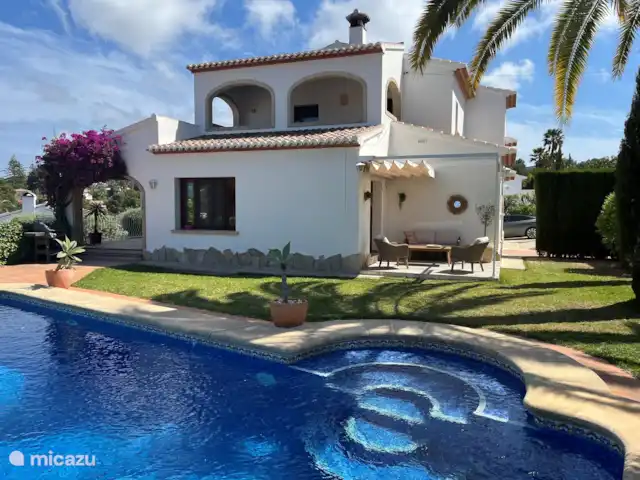 Acogedora villa con vistas al mar en España, Costa Blanca, Jávea - villa A la izquierda la terraza cubierta, a la derecha una terraza con toldo
