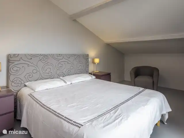 Castelneuve | France, Lot-et-Garonne, Castelnau Montratier - villa La chambre