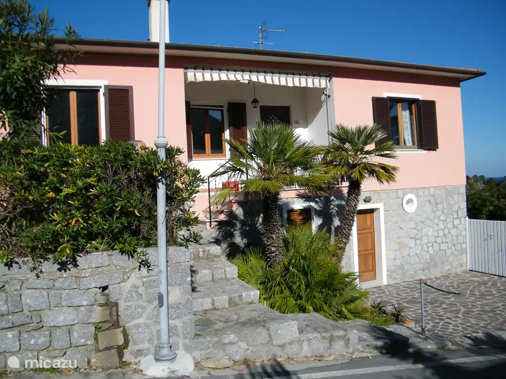 Rent Casa Tonny on Elba Island in Sant'Andrea, Elba. Micazu