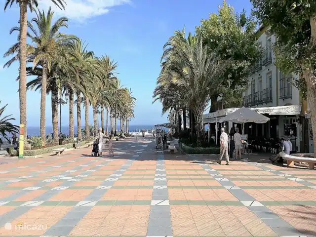 Casa con magnifica vista al mar en España, Costa del Sol, Nerja - casa paredada ambiente