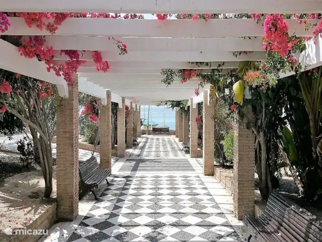 Casa con magnifica vista al mar en España, Costa del Sol, Nerja - casa paredada ambiente