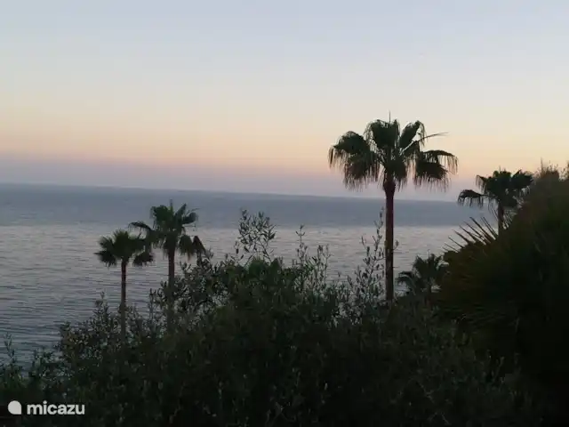Casa con magnifica vista al mar en España, Costa del Sol, Nerja - casa paredada en la playa