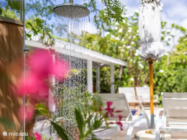 Location de Vacances Curaçao, Curaçao-Centre, Piscadera, bungalow - Piscadera Bay Resort Douche extérieure jetable