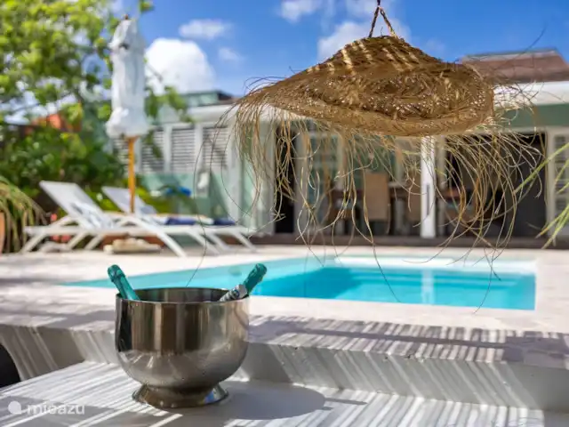 Location de Vacances Curaçao, Curaçao-Centre, Piscadera, bungalow - Piscadera Bay Resort Panaché à champagne disponible