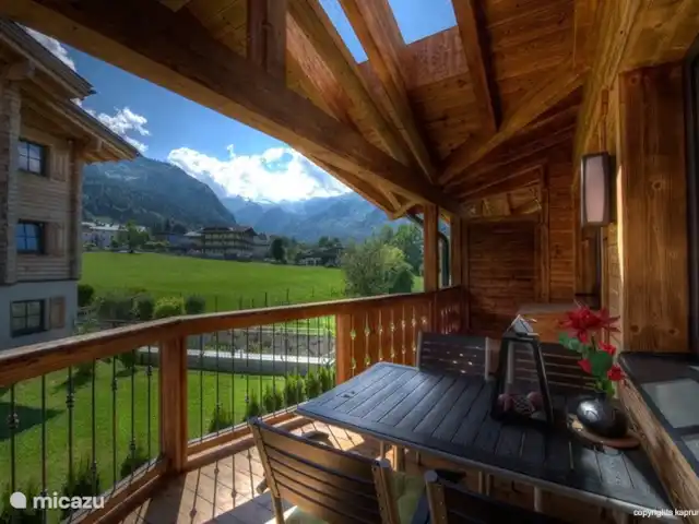 Kaprun Mountain Resort TopE21 | Autriche, Salzburgerland, Kaprun - appartement Un dernier regard sur le balcon où vous profiterez des merveilleuses journées à Kaprun !