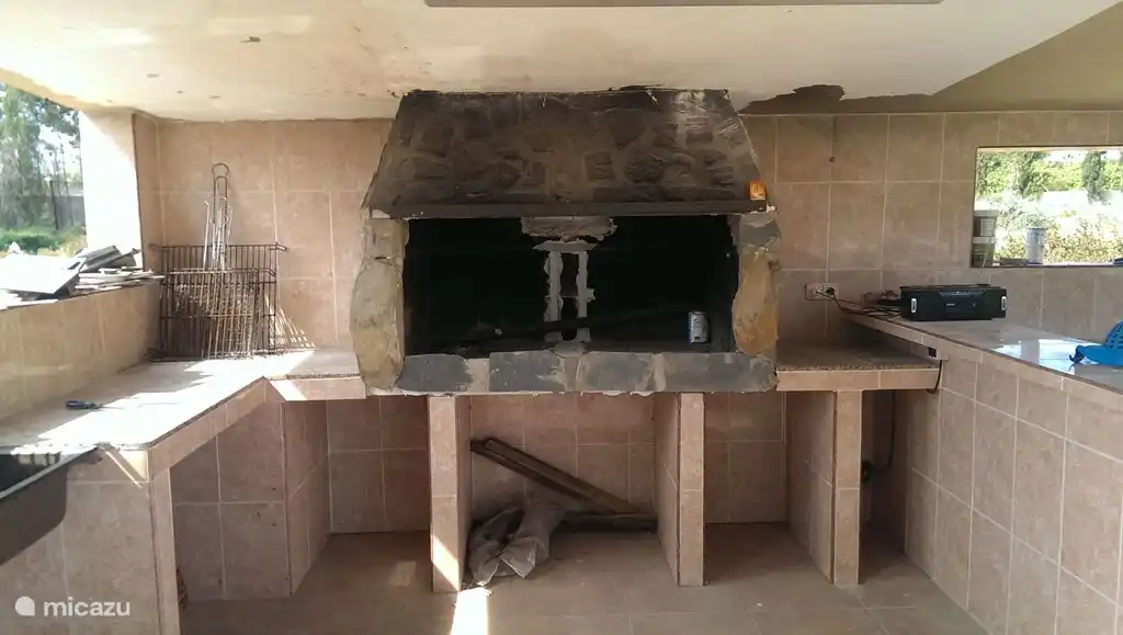 Haz tu propia paella o un pollo a la barbacoa