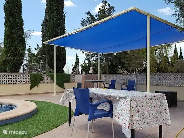finca huren in Spanje, Costa Blanca, Crevillente – Alicante Finca Lucky Overkapping bij het zwembad
