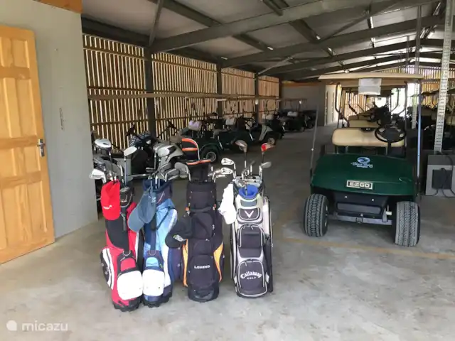 Villa directamente en la playa de Blue Bay en Curazao, Curazao Centro, Blue Bay - villa Nuestros juegos de golf que puedes usar gratis