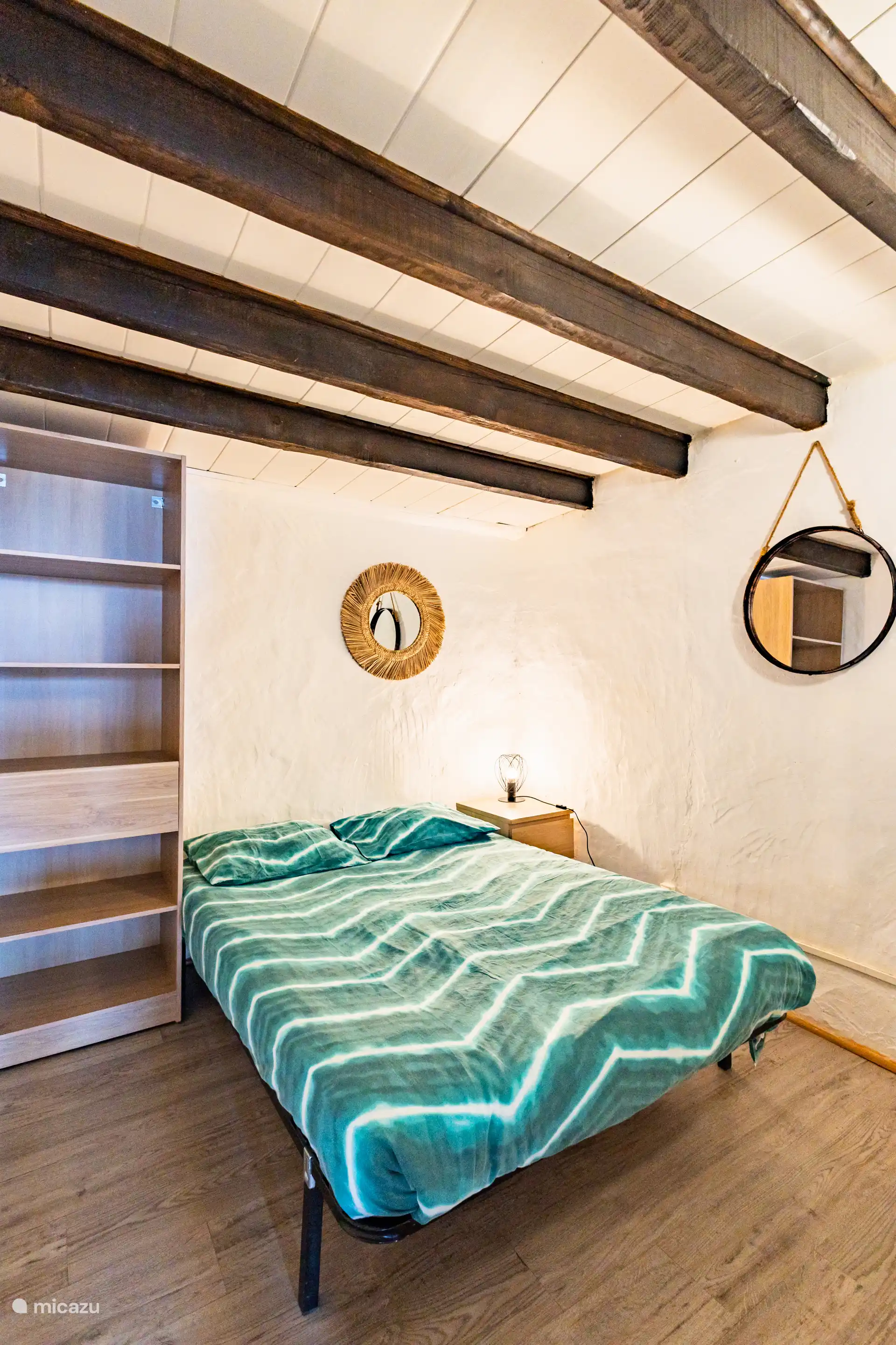 Sala de estar a nivel del dormitorio